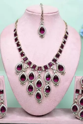 Teardrop bridal necklace set with earrings & maang tikka - ethnic wedding jewelry for brides & parties