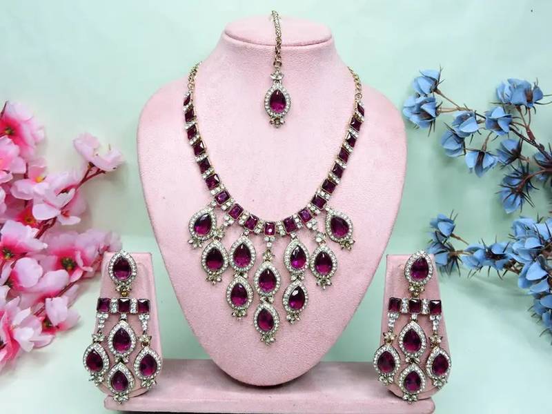 Teardrop bridal necklace set with earrings & maang tikka - ethnic wedding jewelry for brides & parties