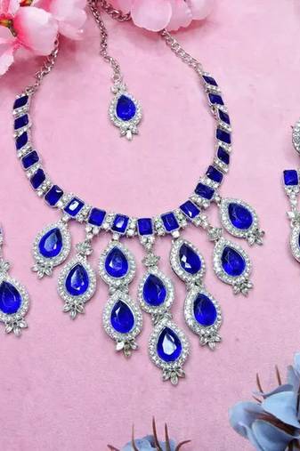Teardrop bridal necklace set with earrings & maang tikka - ethnic wedding jewelry for brides & parties