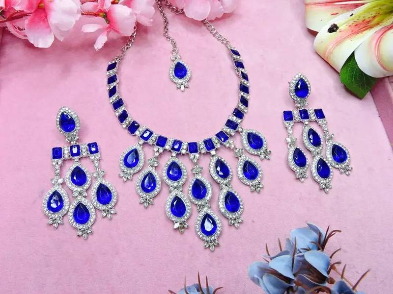 Teardrop bridal necklace set with earrings & maang tikka - ethnic wedding jewelry for brides & parties