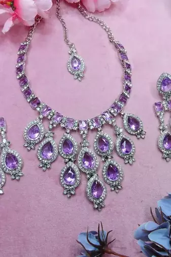 Teardrop bridal Necklace :: set with earrings & maang tikka - ethnic wedding jewelry for brides & parties