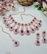 Rose gold-plated necklace set with earrings & maang tikka for women     sparkling bridal party jewelry