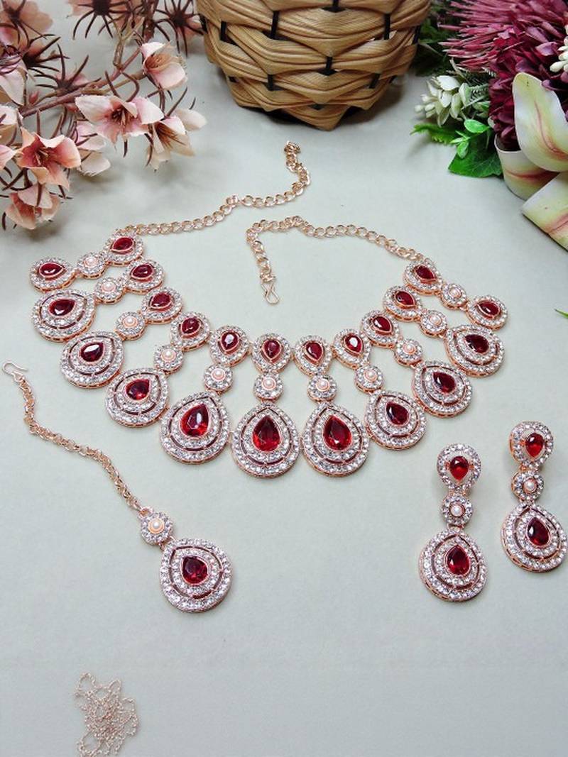 Rose gold-plated necklace set with earrings & maang tikka for women     sparkling bridal party jewelry