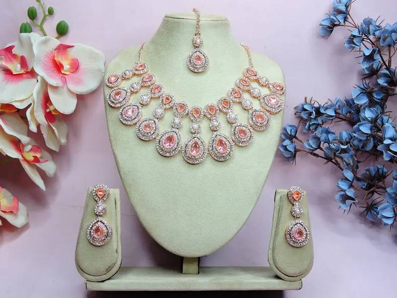 Rose gold-plated necklace set with earrings & maang tikka for women     sparkling bridal party jewelry