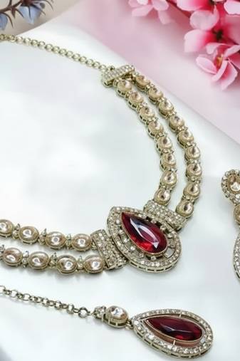 Teardrop bridal necklace set with earrings & maang tikka - ethnic wedding jewelry for brides & parties