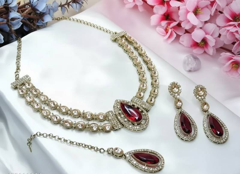 Teardrop bridal necklace set with earrings & maang tikka - ethnic wedding jewelry for brides & parties
