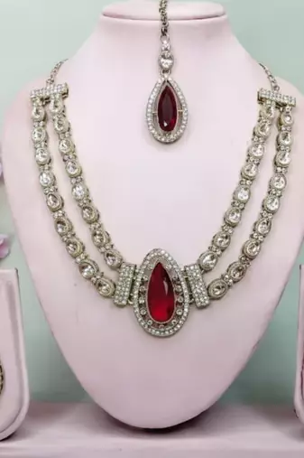 Teardrop bridal Necklace :: set with earrings & maang tikka - ethnic wedding jewelry for brides & parties