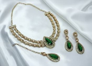 Teardrop bridal Necklace :: set with earrings & maang tikka - ethnic wedding jewelry for brides & parties 1