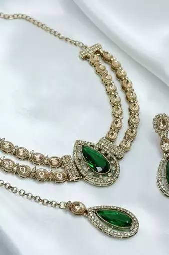 Teardrop bridal necklace set with earrings & maang tikka - ethnic wedding jewelry for brides & parties