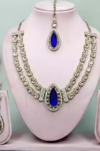 Teardrop bridal Necklace :: set with earrings & maang tikka - ethnic wedding jewelry for brides & parties