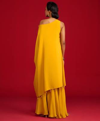 Yellow embroidered crepe kurta set 2