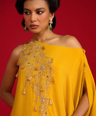 Yellow embroidered crepe kurta set 4