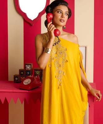 Yellow embroidered crepe kurta set 5