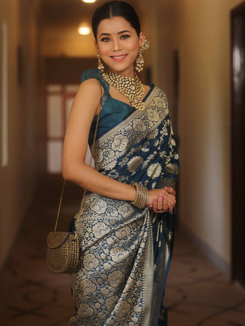 Dark Blue Woven Silk Blend Kanjivaram Saree With Blouse