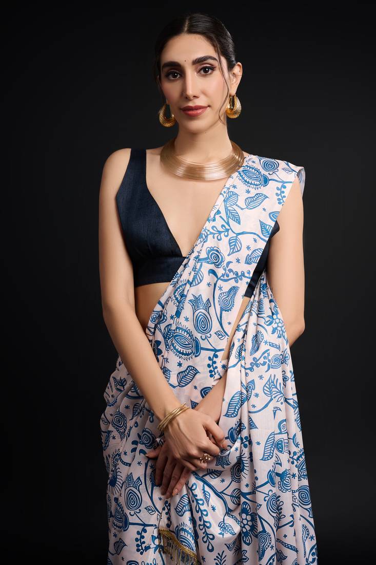 art silk saree with printed design & pallu lace border, paired with banglori unstitched blouse