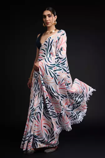 art silk blend saree with printed design & pallu lace border paired with banglori unstitched blouse