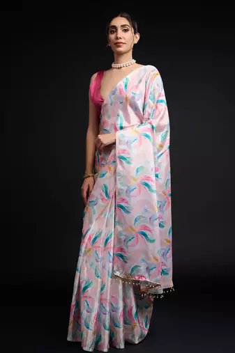 art silk blend saree with printed design & pallu lace border paired with banglori unstitched blouse