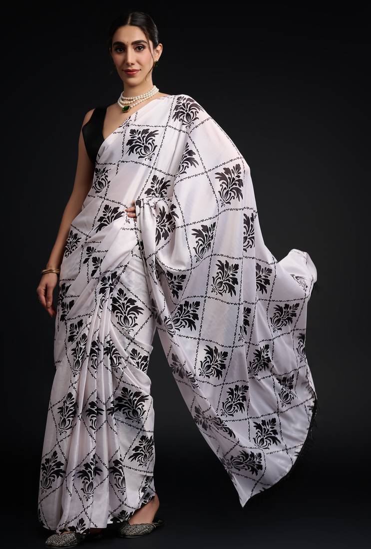 art silk saree with printed design & pallu lace border, paired with banglori unstitched blouse