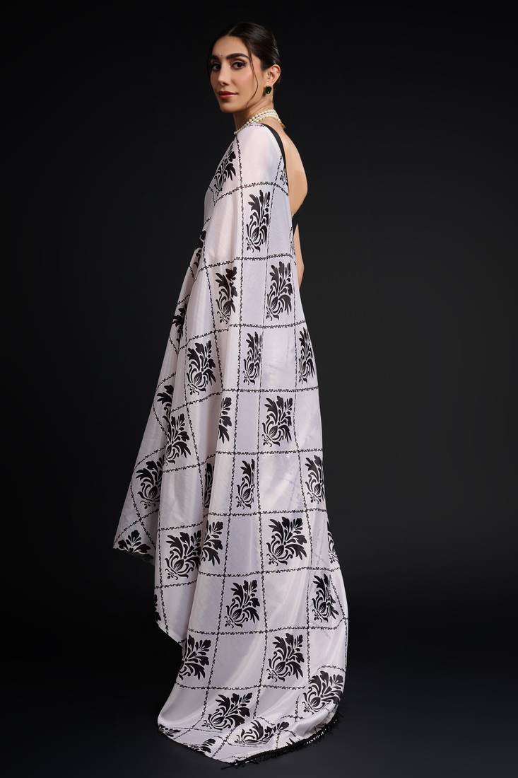 art silk saree with printed design & pallu lace border, paired with banglori unstitched blouse