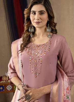 Onion pink shimmer gold silk thread embroidered salwar suit 4