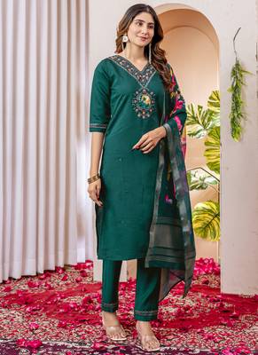 Green viscose silk thread embroidered salwar suit 2