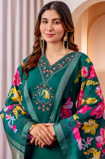 Green viscose silk thread embroidered salwar suit