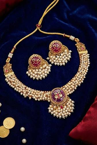 Traditional meenakari pearl jewelry set with pota stone detailing
