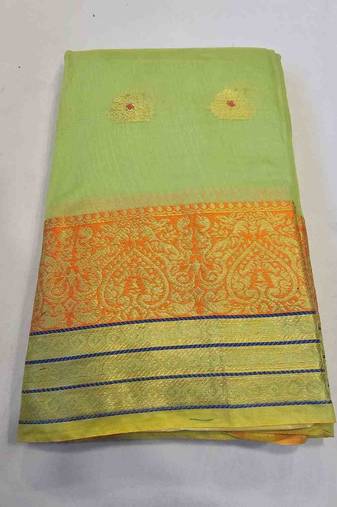 Green jacquard cotton blend golden zari butta butti woven maheshwari saree with blouse piece
