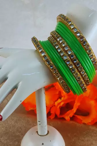 Kundan stud colour multi pack of 12 material acrylic bangle
