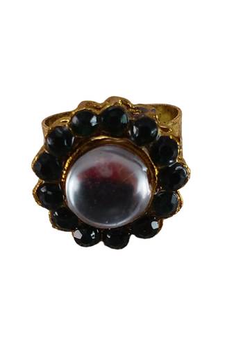 Green stone stud brass ring / premium gold plated wedding ring for  women