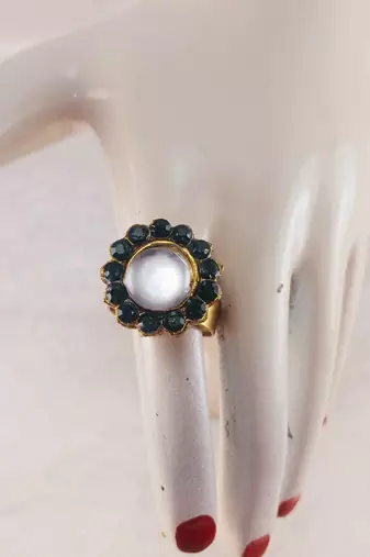 Green stone stud brass ring / premium gold plated wedding ring for  women