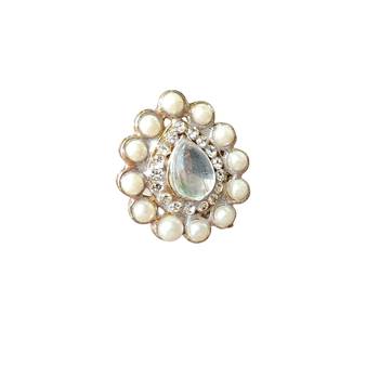 White moti stud brass ring 4
