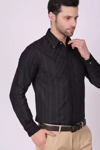 Pier seven men's cotton striped pleated yoke regular fit shirt - black (pwy054)