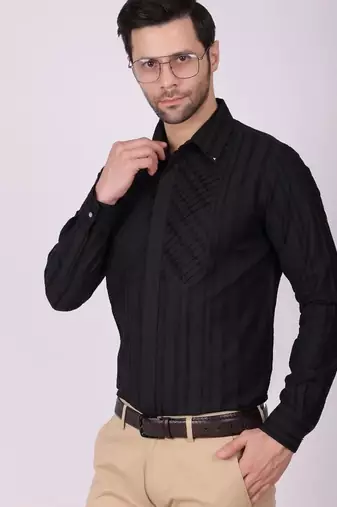 Pier seven men's cotton striped pleated yoke regular fit shirt - black (pwy054)