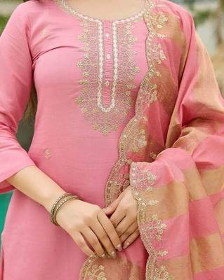 Pink  Cotton Blend Embroidery Straight Kurta with Pant And Dupatta Set 2