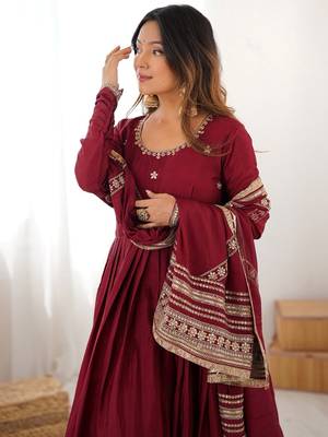 Maroon Sequins Embroidered Silk Festive Kameez 4