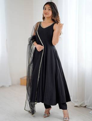 Black Lace Work Chanderi Silk Anarkali Suit With Dupatta 1