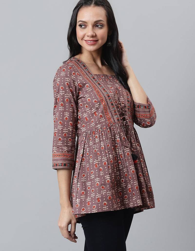 Rust printed gathered top