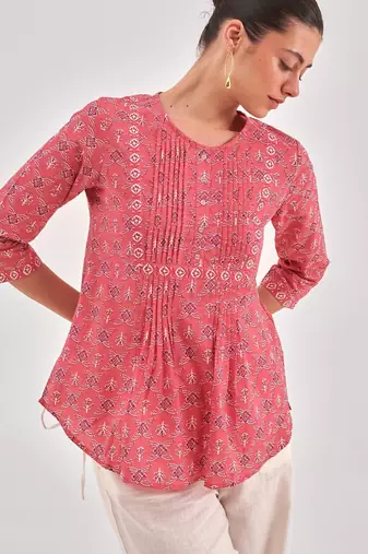 Pink printed pintuck top