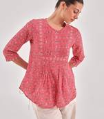 Pink printed pintuck top