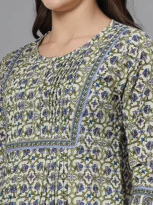 Tea green floral print pintucks top with round neck and button closure 2
