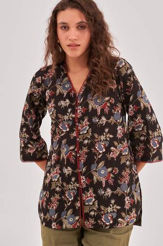 Floral print cotton shirt style top with lace inserts & button closure