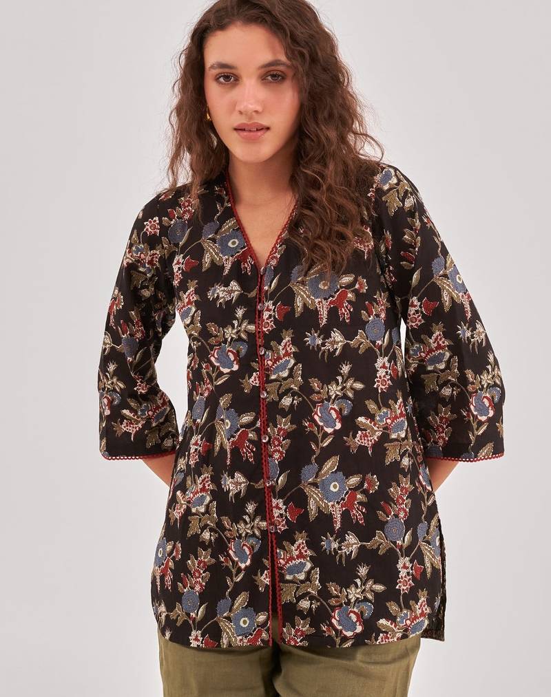 Floral print cotton shirt style top with lace inserts & button closure