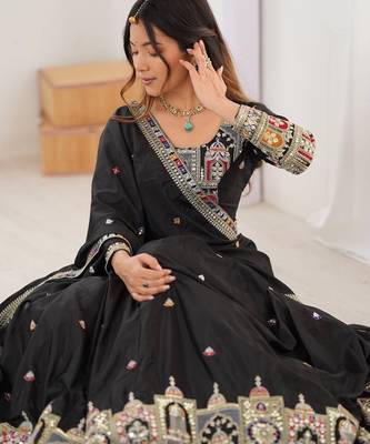 Black embroidered work lehenga choli with dupatta 8