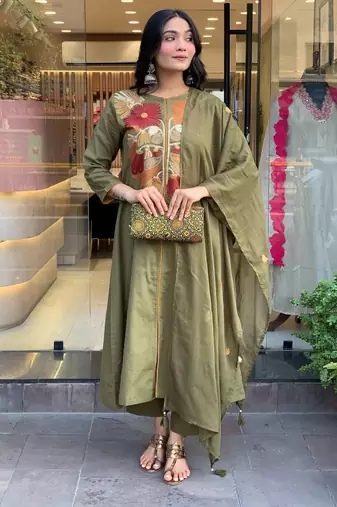 Floral embroidered green round neck pure cotton kurta set with trouser & dupatta
