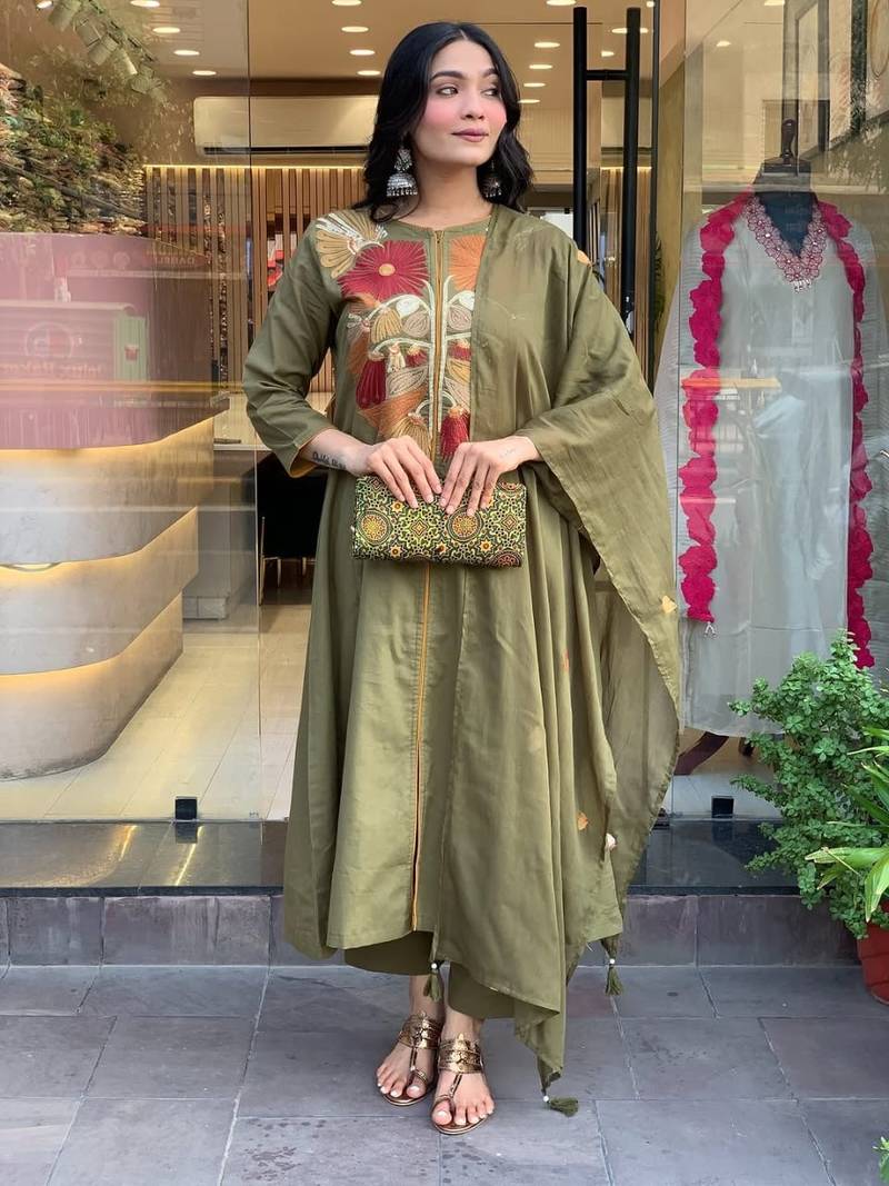 Floral embroidered green round neck pure cotton kurta set with trouser & dupatta