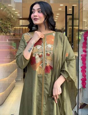 Floral embroidered green round neck  cotton kurta set with trouser & dupatta 4