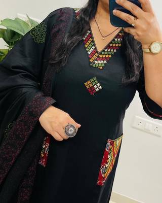 Floral embroidered black v neck  cotton kurta set with trouser & dupatta 2