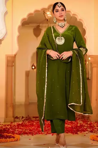 Floral embroidered green v neck chinon kurta set with trouser & dupatta