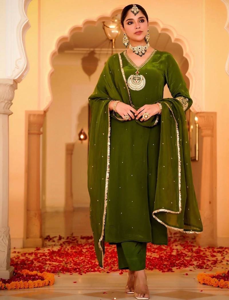 Floral embroidered green v neck chinon kurta set with trouser & dupatta